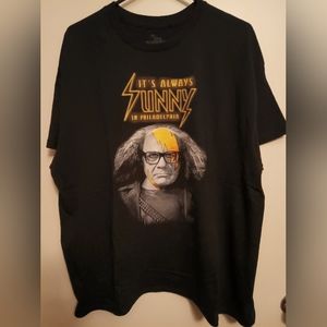 Frank Reynolds XL Shirt